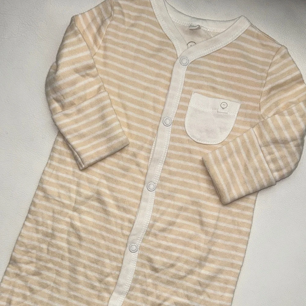 NEW MORI Baby Footie Beige Striped, 0-3 months